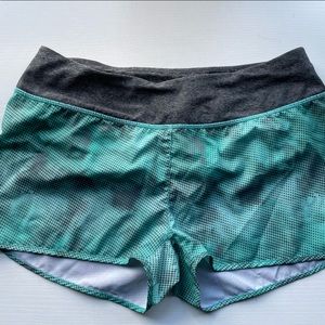 No rips or tears. Will be washed before shipped. They have been worn.